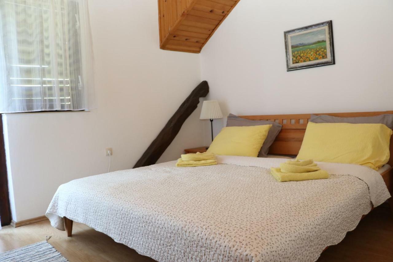 Rudanovac Holiday Home "Iris" Near Plitvice Lakes المظهر الخارجي الصورة